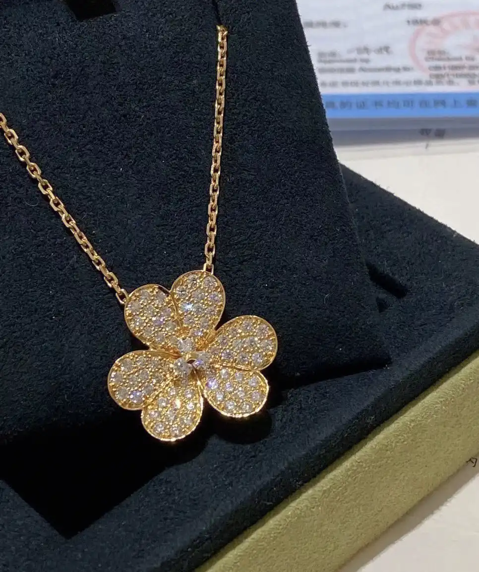 四叶草玫瑰金手链定制图片展示