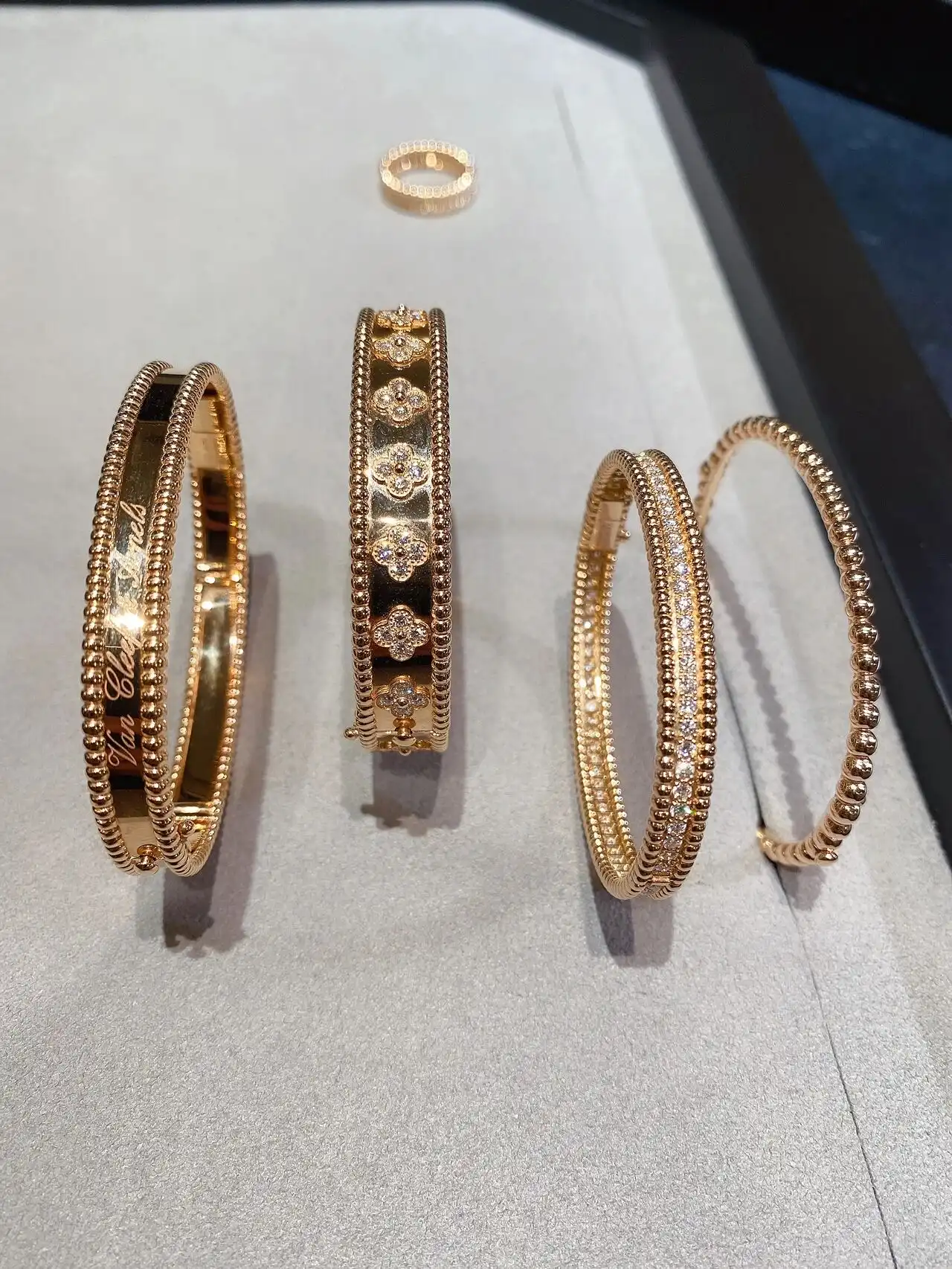 四叶草玫瑰金手串定制图片展示