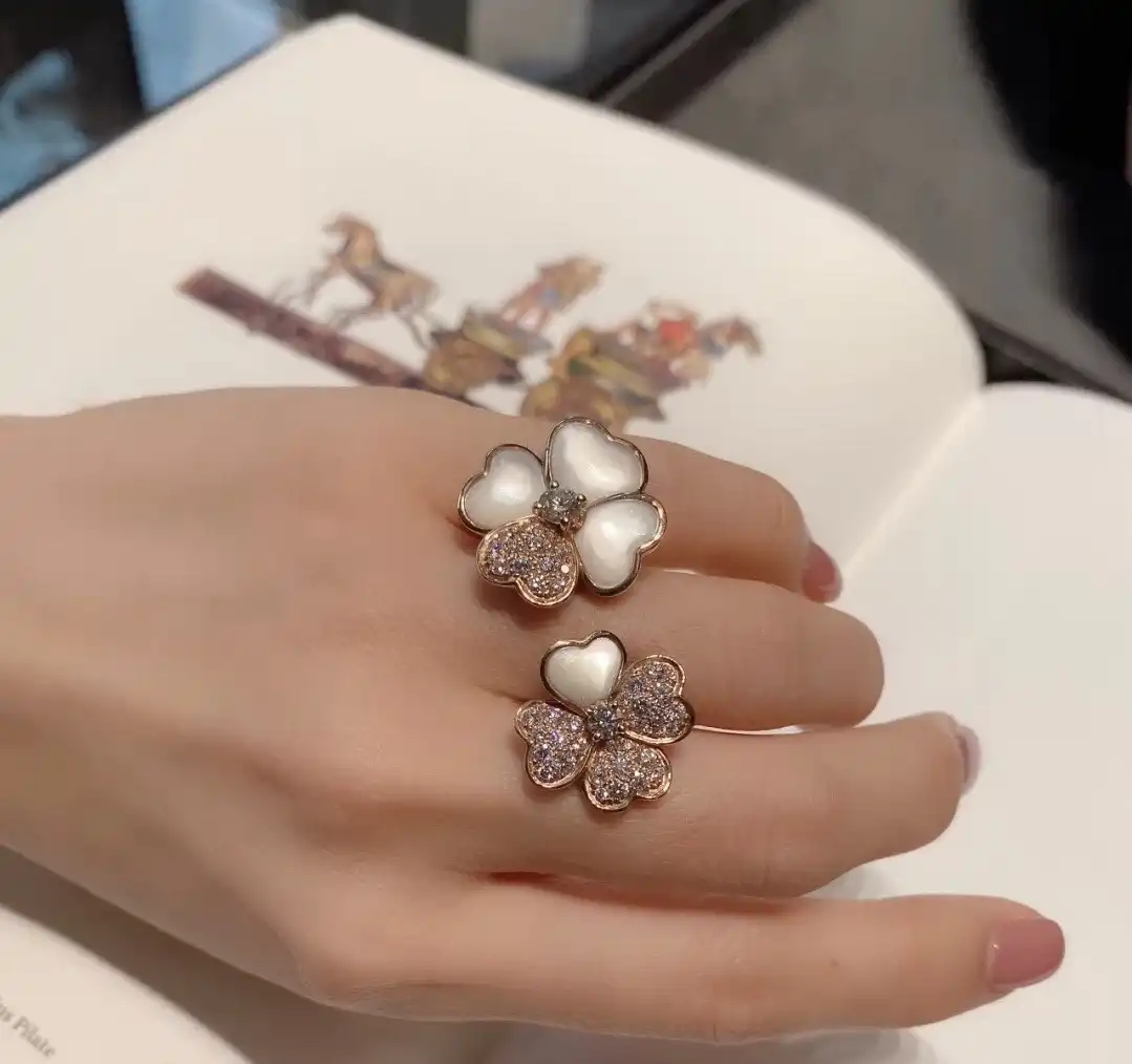 四叶草玫瑰金手链定制图片展示
