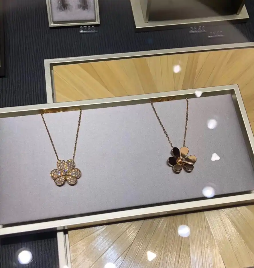 四叶草玫瑰金项链定制图片展示