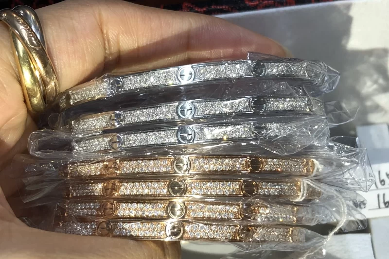 四叶草玫瑰金项链：独特设计时尚单品，优雅佩戴必备珠宝首饰