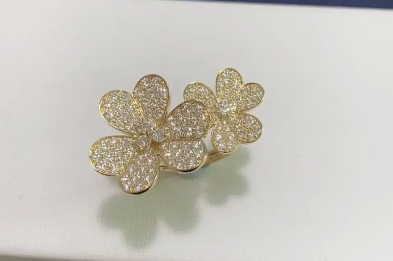 四叶草玫瑰金手链热销推荐：独特设计+高品质，时尚饰品首选！