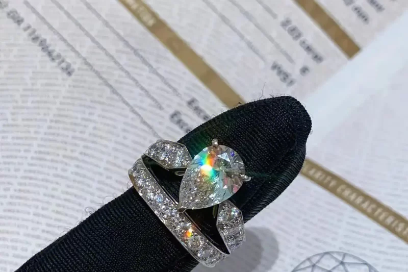 四叶草玫瑰金手链热销推荐：时尚百搭精品，浪漫必备饰品SEO优化标题