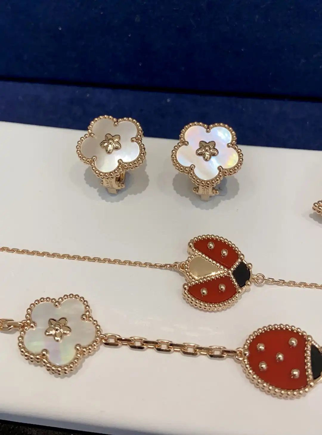 四叶草玫瑰金手串定制图片展示