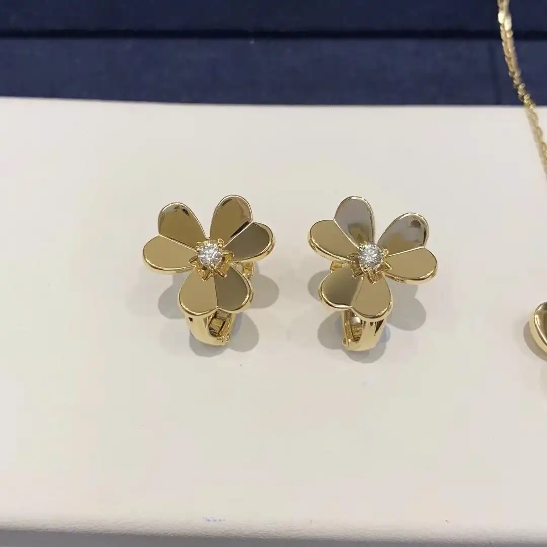 四叶草玫瑰金手串定制图片展示