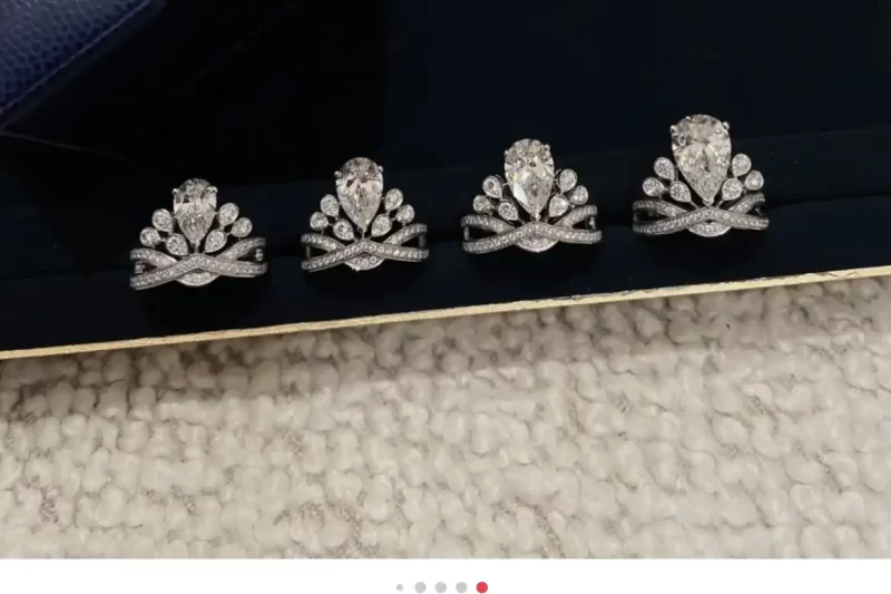 四叶草玫瑰金手链热销款：优雅奢华，时尚搭配必备单品！