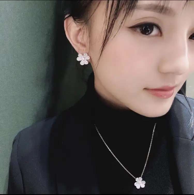 四叶草玫瑰金手链定制图片展示